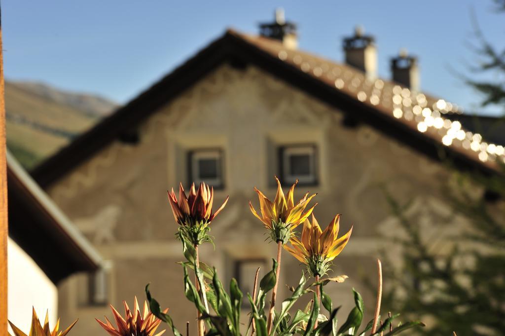 Hotel Chesa Staila La Punt-Chamues-ch Buitenkant foto
