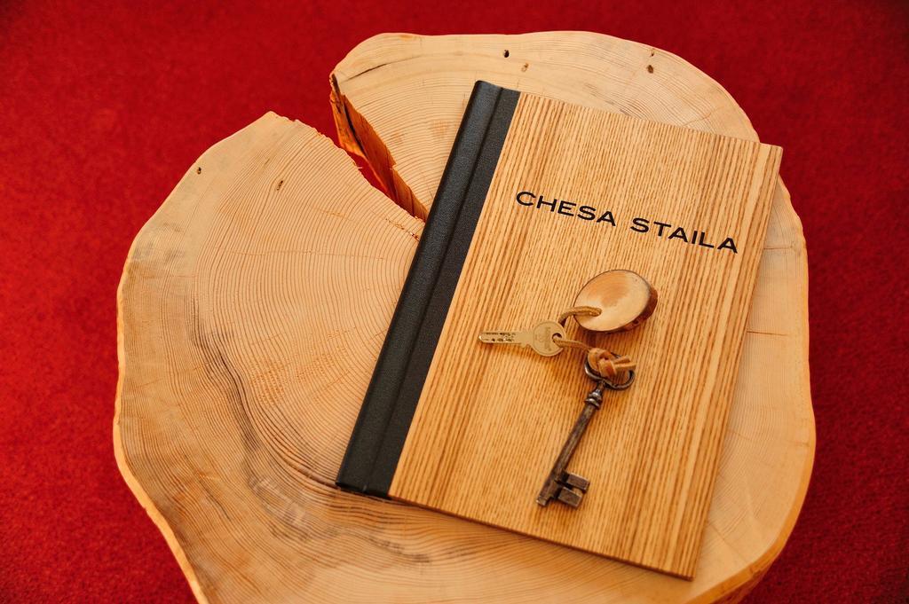 Hotel Chesa Staila La Punt-Chamues-ch Buitenkant foto